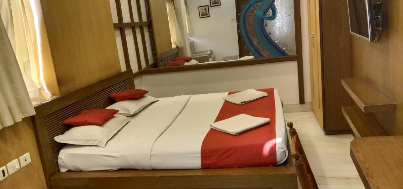 Hotel Aston Καλκούτα Εξωτερικό φωτογραφία