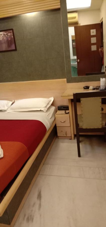 Hotel Aston Καλκούτα Εξωτερικό φωτογραφία